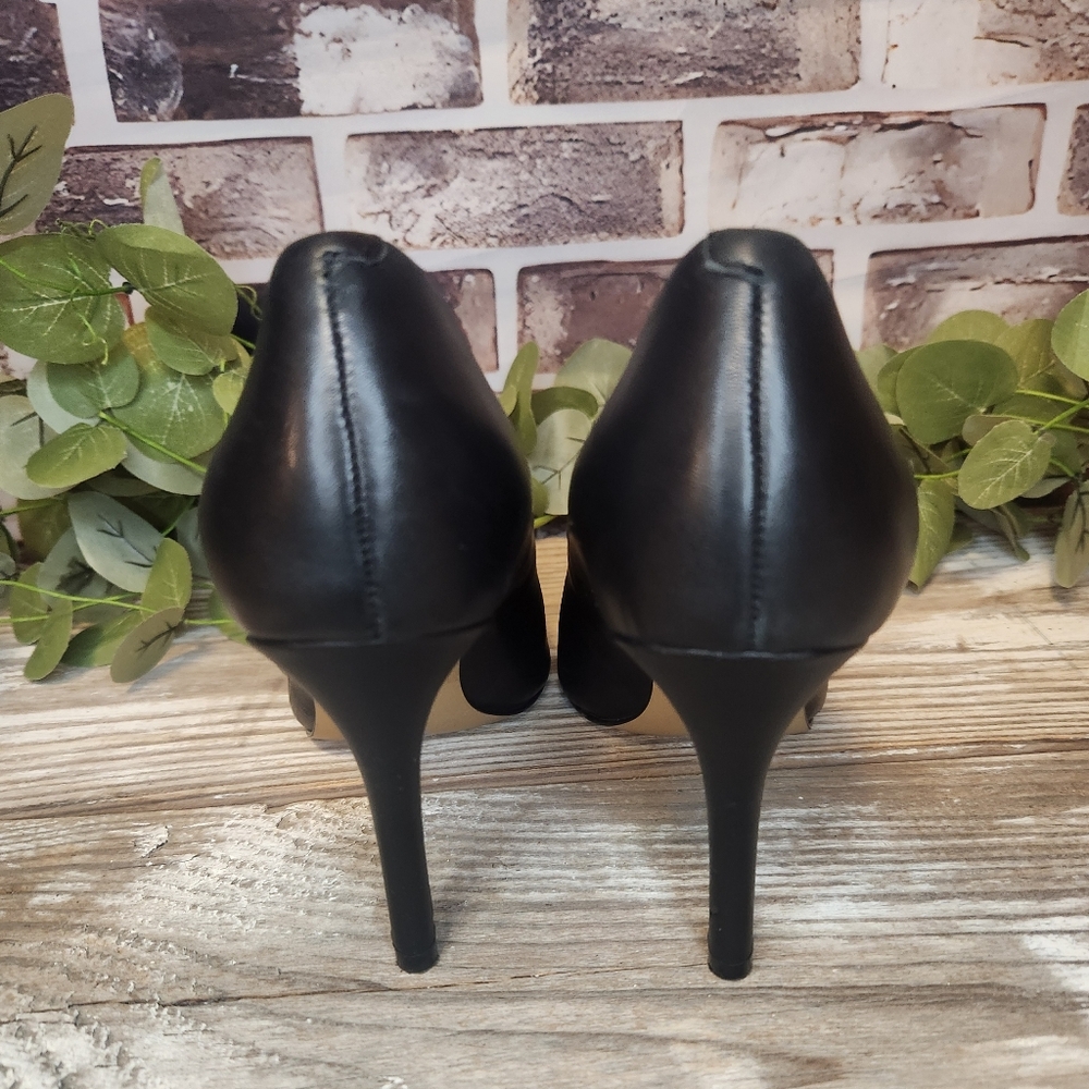 Saks 5th Avenue Cady Black Leather Pumps 3.5" Heel  Size 7 - Picture 4 of 11